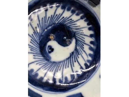 外豆青里青花太极八卦纹茶盏
