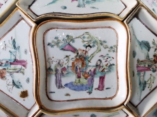 粉彩人物九子盘