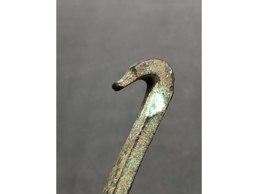 青铜龙头带钩
