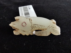 白玉鱼佩饰
