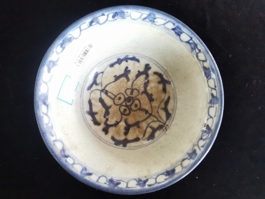 青花缠枝莲纹碗