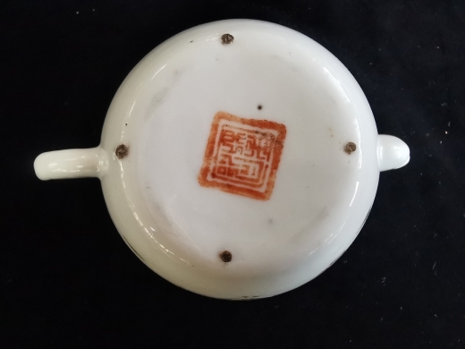 粉彩人物茶壶