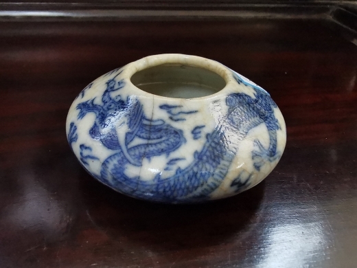 青花开片龙纹水盂