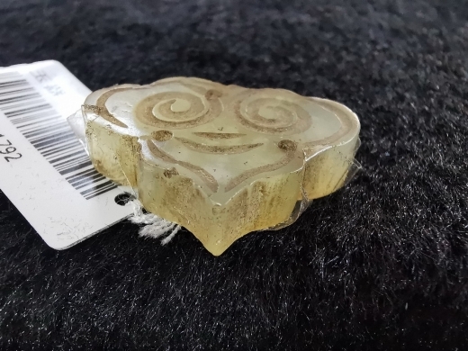 白玉灵芝纹帽正