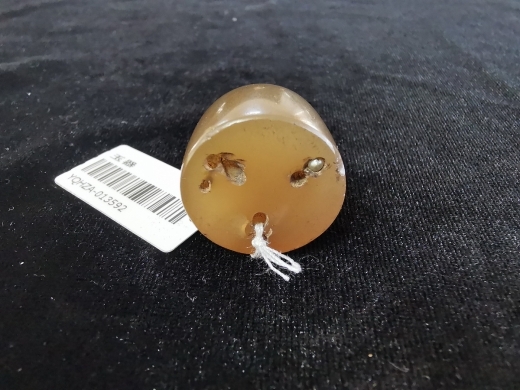 玛瑙盖钮