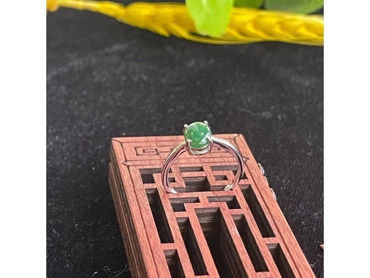 17号银镶绿戒指
