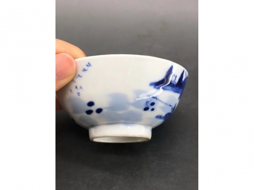 青花淡描冰梅纹茶盏