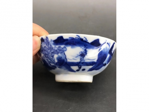 青花山水纹茶盏