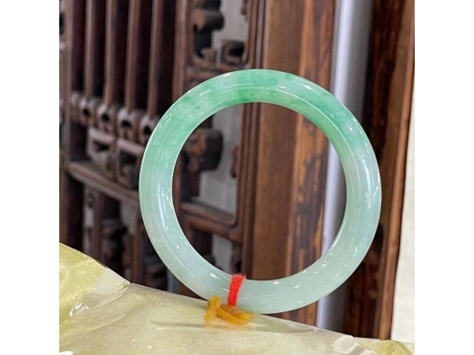 42圆条翠手镯
