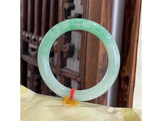 42圆条翠手镯