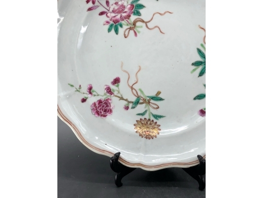 粉彩描金折枝花卉花口盘
