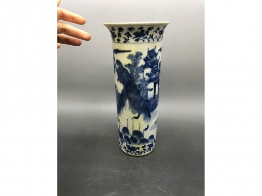 青花山水纹花插