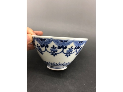 青花花蝶璎珞纹斗笠茶盏