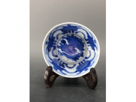 青花花卉纹小碟