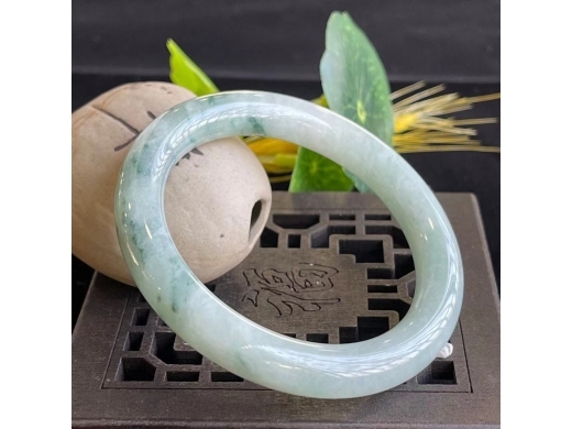 33圆条飘花手镯