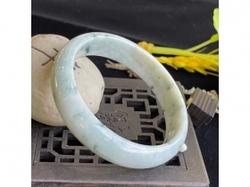 52飘花手镯