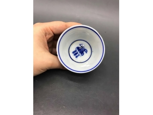 青花博古纹茶盏