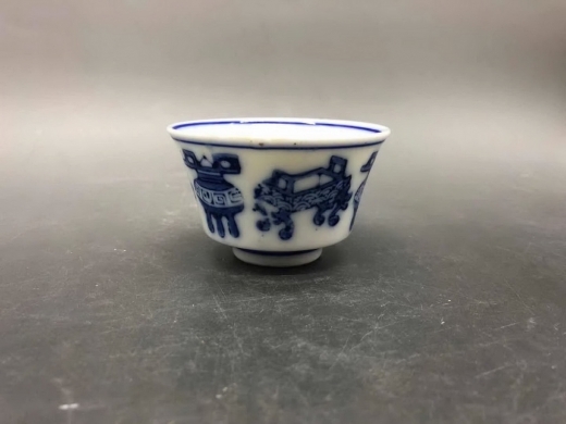 青花博古纹茶盏