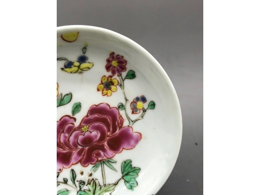 粉彩花蝶纹小碟