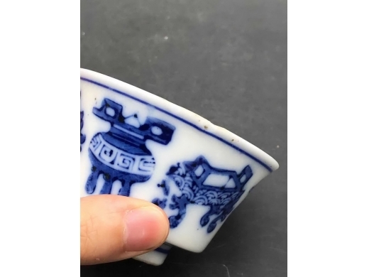 青花博古纹茶盏