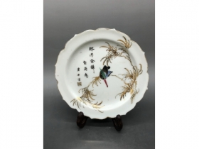 粉彩描金花鸟纹花口盘