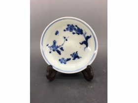 青花折枝花小碟