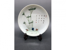 粉彩诗竹纹盘
