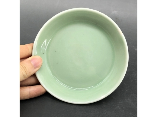 冬青釉碟