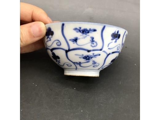 青花灵芝纹茶盏