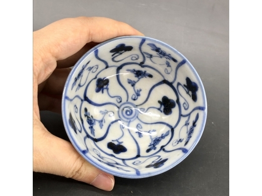 青花灵芝纹茶盏
