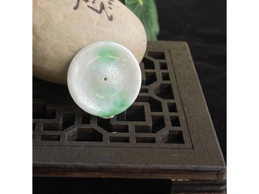 12翠色平安扣