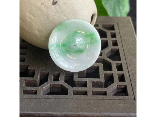 04翠色平安扣