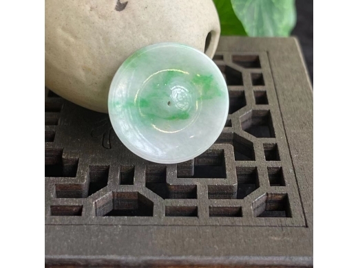 04翠色平安扣