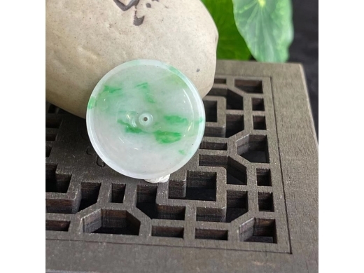 04翠色平安扣