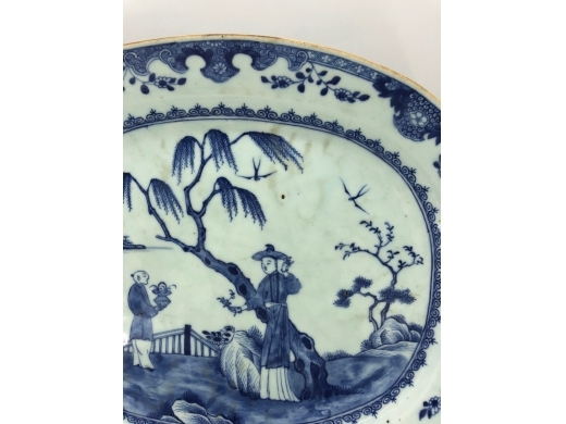 青花山水人物椭圆大盘