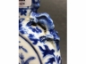 青花博古纹抱月瓶