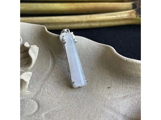 27翡翠挂件