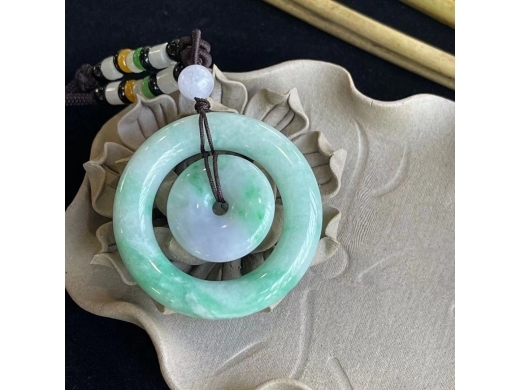 23翠色环环相连平安扣
