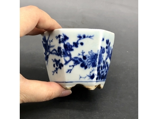 青花花卉纹小花盆