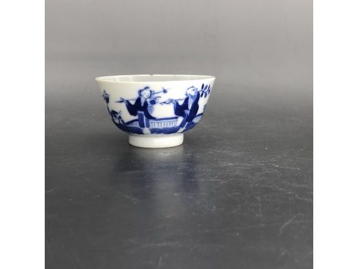 青花童子纹小茶杯