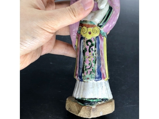 粉彩仕女瓷塑