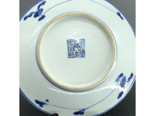 乾隆青花缠枝莲纹盘