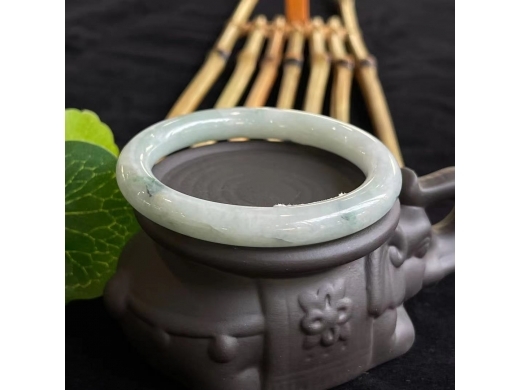 06圆条飘花手镯