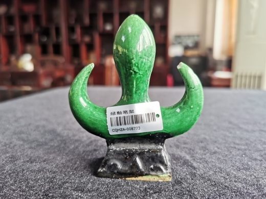绿釉三指笔架