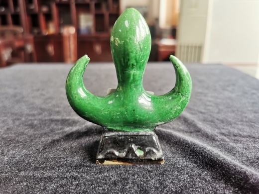 绿釉三指笔架