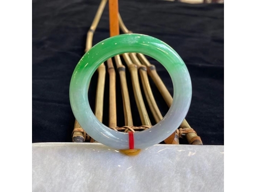 10春带彩圆条手镯（收藏级）