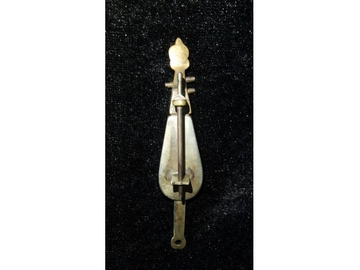 琵琶形两色铜锁