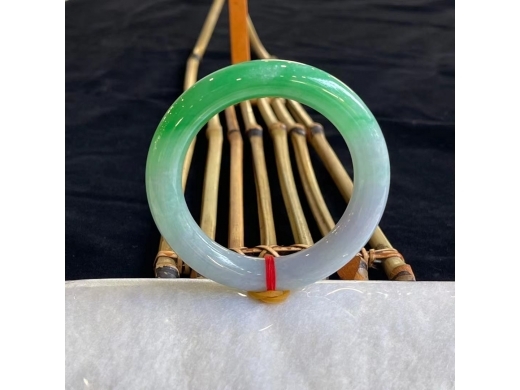 10春带彩圆条手镯（收藏级）
