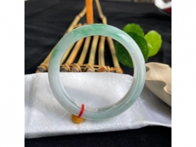 41浅翠手镯