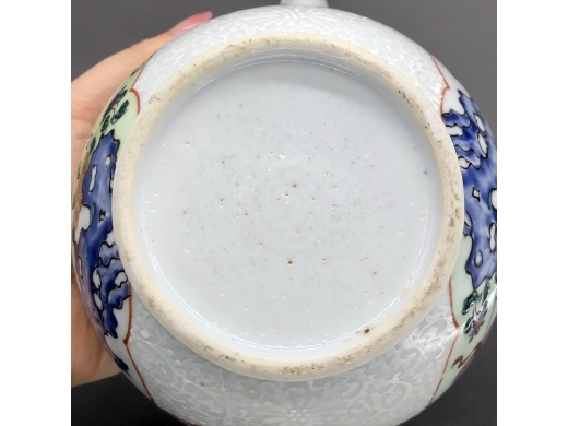 粉彩花卉大茶壶